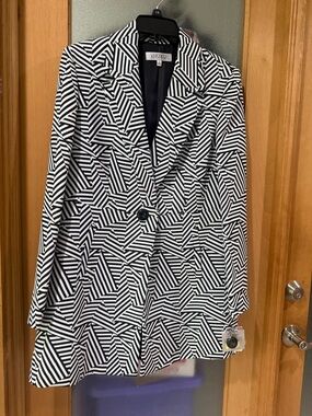 Kasper Black & White Geometric Blazer